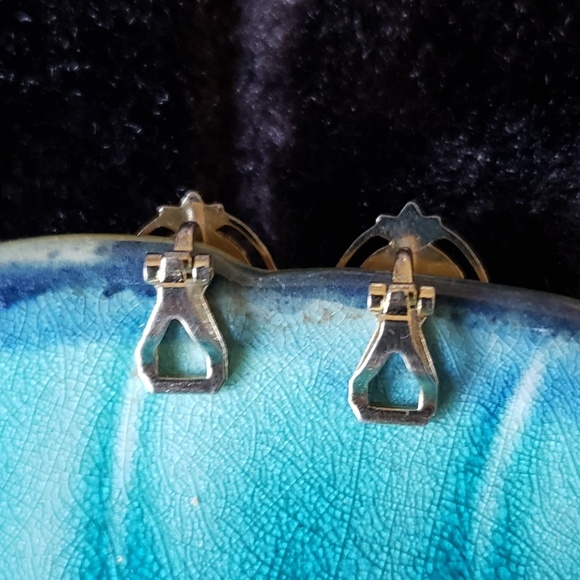 Clip-on earrings-like new - Picture 3 of 3